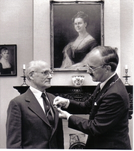 F25 Dhr. Lammert Rouwenhorst onderscheiden, 1991